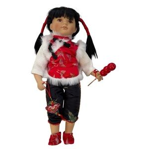 Duck House Heirloom Doll Yanyan Collectible Limited Production in Box